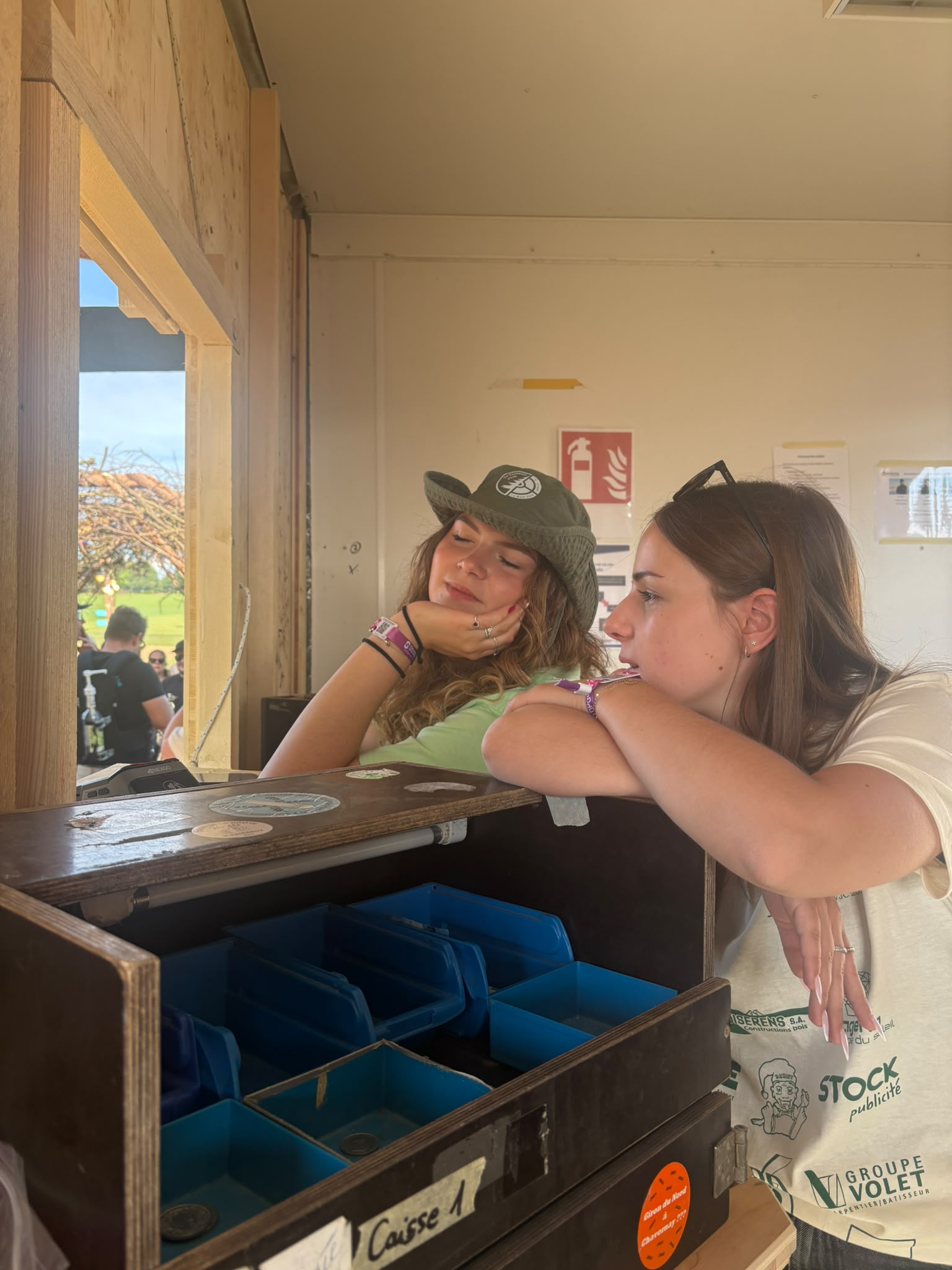 Bénévoles en action lors du tir cantonal